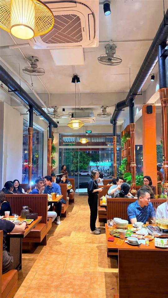SANG NHƯỢNG NHÀ HÀNG NƯỚNG NGÓI GIA BẢO – CS2 HỒNG TIẾN, HÀ NỘI Có thể tiếp quản và kinh
