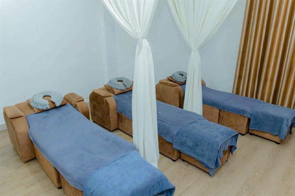 CHÍNH CHỦ CẦN SANG NHƯỢNG TIỆM DỊCH VỤ – KHU SÂN BAY TÂN BÌNH Sang toàn bộ nội thất &