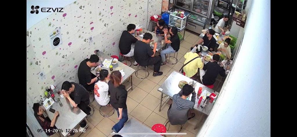 Sang nhượng cửa hàng bún bò huế Địa chỉ: 124 mễ trì hạ, mỹ đình gần khu văn phòng