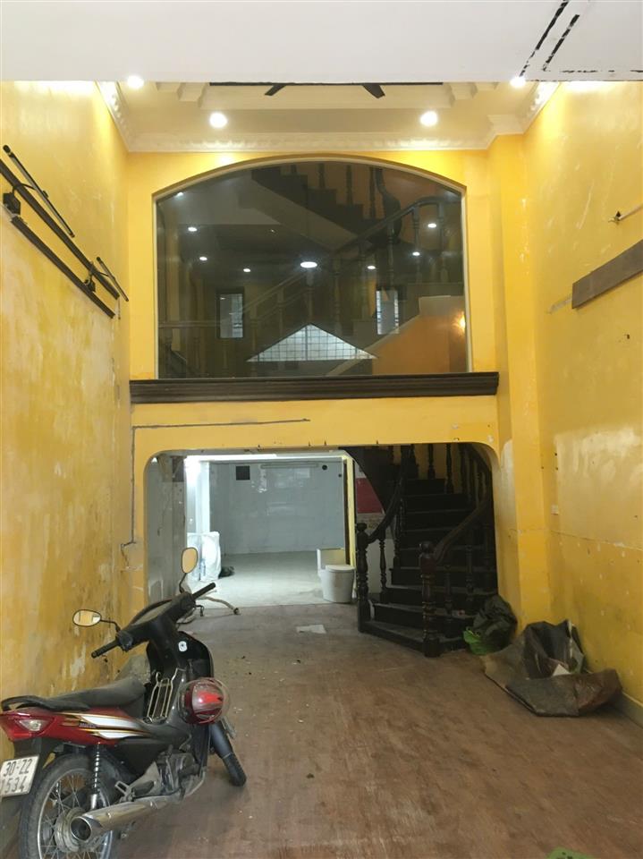 Sang nhượng lại mặt bằng showroom tại Tuệ Tĩnh, Hai Bà Trưng, Hà Nội do chuyển đổi mô