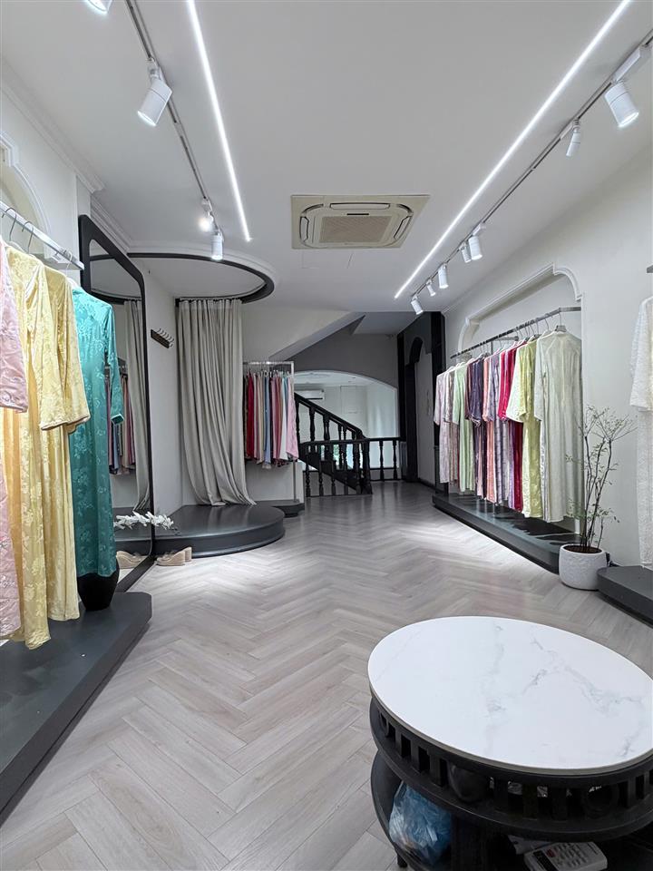 Sang nhượng lại mặt bằng showroom tại Tuệ Tĩnh, Hai Bà Trưng, Hà Nội do chuyển đổi mô