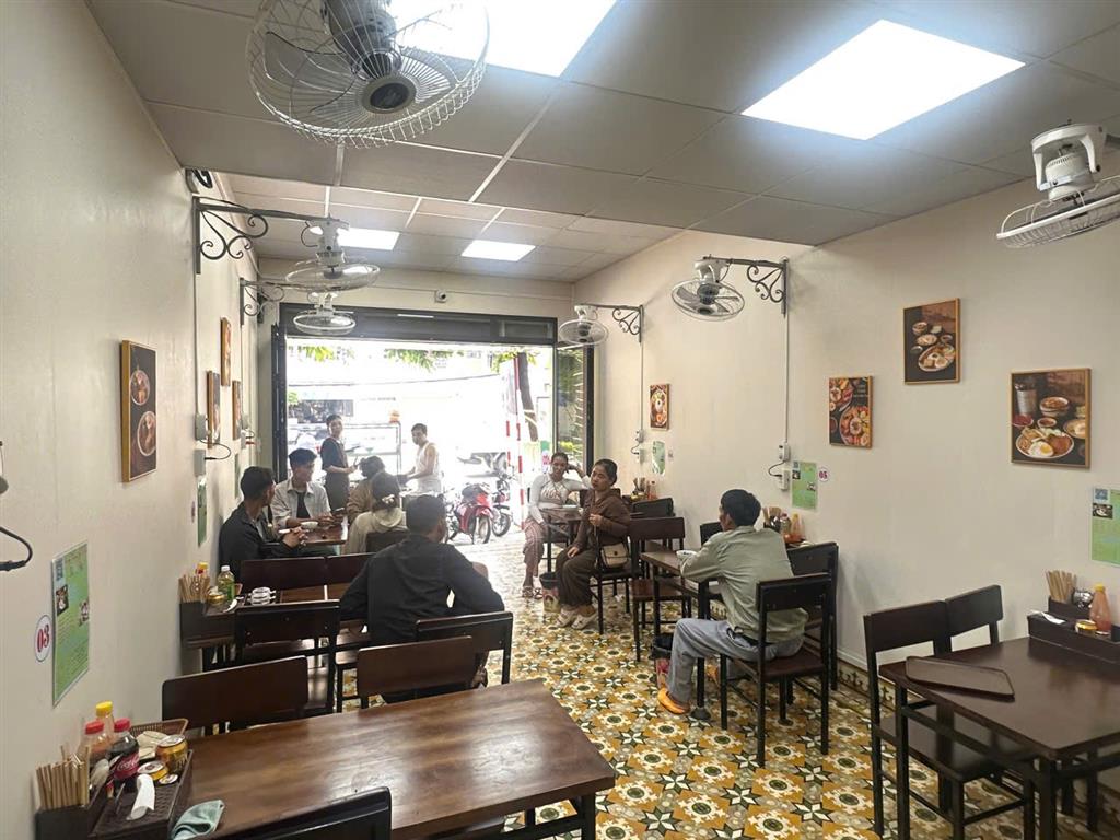 Do mở rộng nhiều cơ sở, chủ quán không có đủ thời gian quản lý nên cần sang nhượng lại