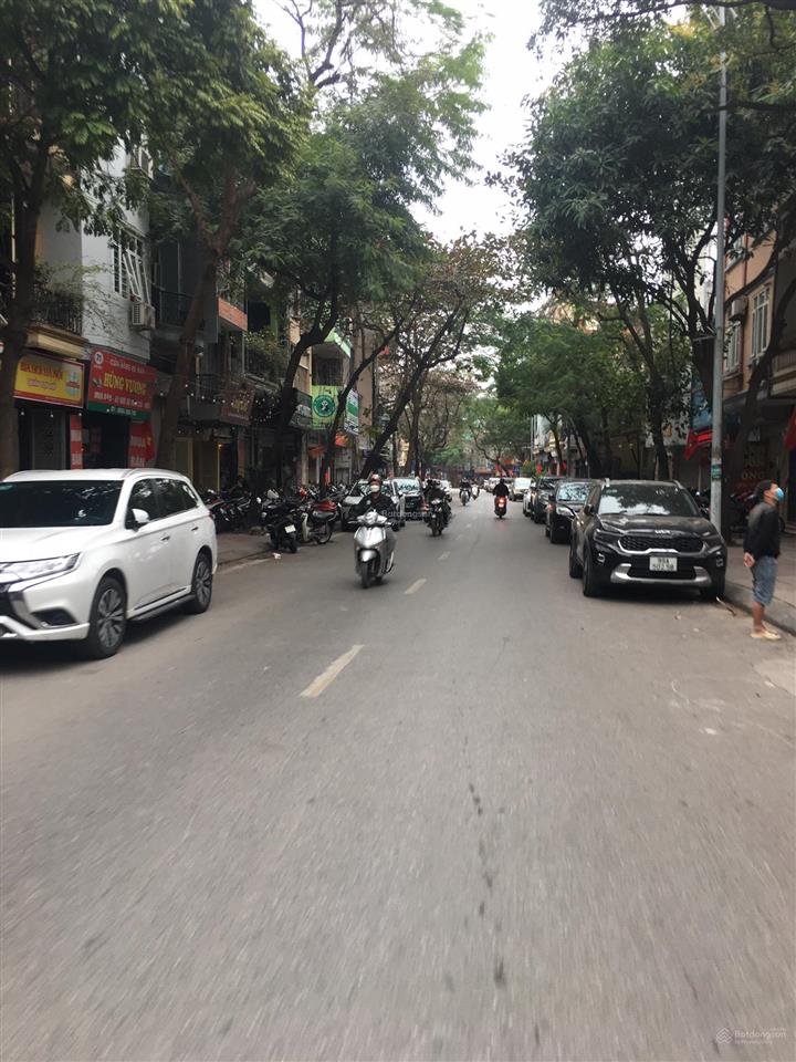 Cần bán mặt phố đản dị xã uy nỗ đông anh 80m2 mt6m kinh doanh tốt có vỉa hè lô góc 2 mặt thoáng