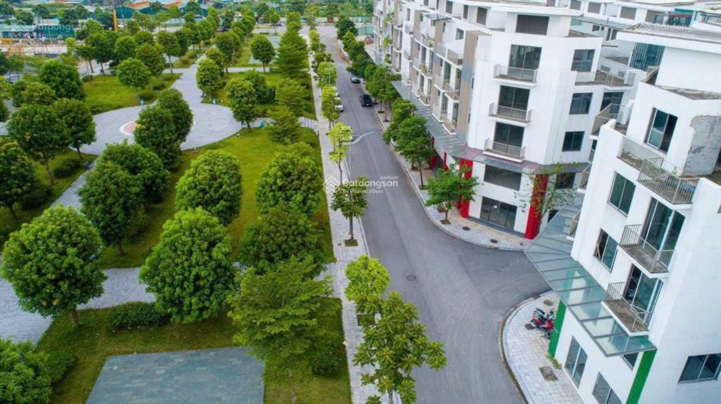 Nhà mình cần bán gấp liền kề imperial plaza 360 giải phóng giá phù hợp thị trường 174m²