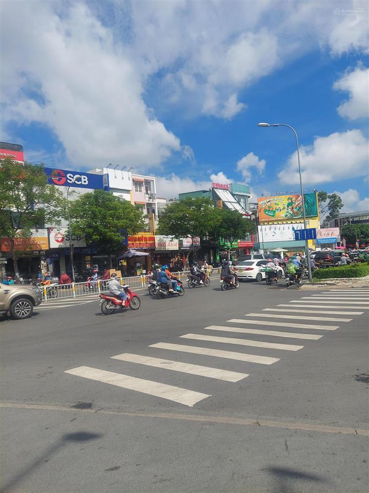Căn góc mặt tiền quang trung và thống nhất p11 đặt 19x40m đang cho thuê 500tr/tháng giá bán 100 tỷ