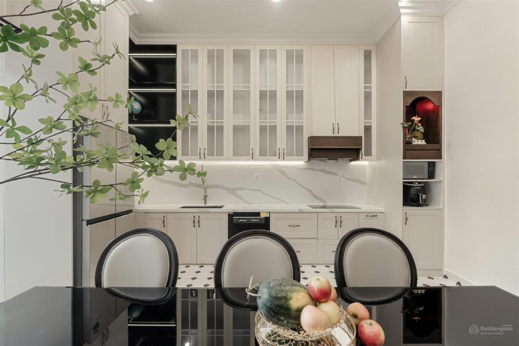 Biệt thự đẹp dương quảng hàm p5 gò vấp, dt 8x17m 3 lầu giá 27 tỷ tl