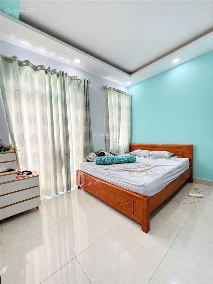 Hạ 2 tỷ bán nhanh căn nhà 4.6x15m 5 tầng nguyễn văn công p3 gv giá chỉ còn 10.2 tỷ  0984 328 ***