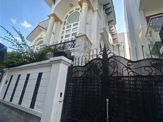 Villa giữa lòng thành phố, bình thạnh gần nguyễn văn đậu 210m2 (15x17m) chỉ 25 tỷ tl