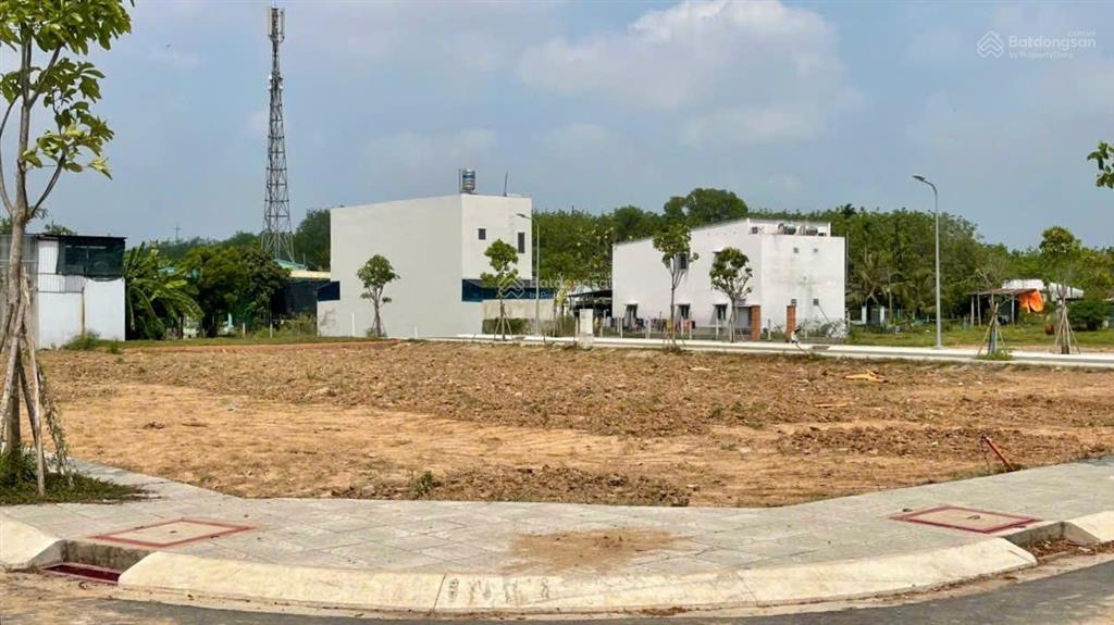 Bán đất gần vinhomes hóc môn full thổ cư giá 20triệu/m2  kết nối nhanh vành đai 3