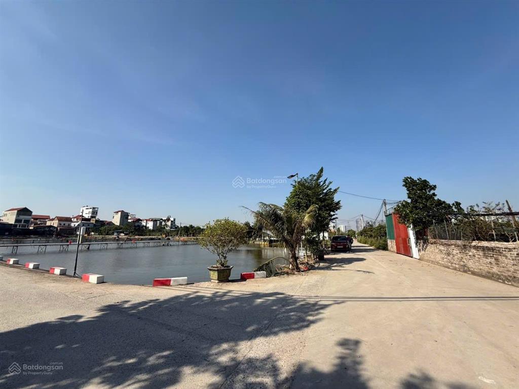 Bán 100m2 đất lại ốc view hồ gần trường đại học mở hà nội. gần khu đô thị ecopark