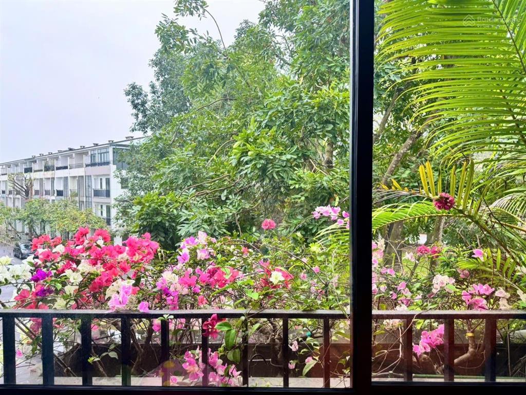 Bán gấp nhà phố 2 mặt tiền khu thung lũng mùa xuân ecopark