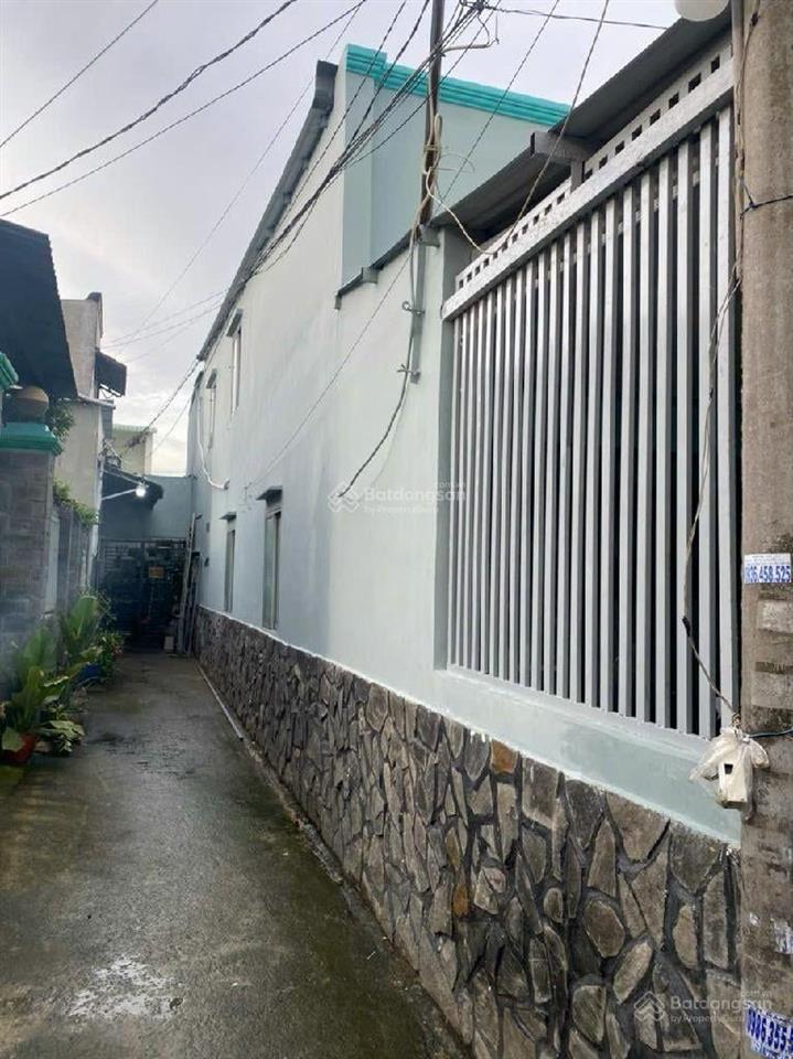 Nhà 1 trệt 1 lửng dt 84m2 trung tâm long trường giá chỉ 3.7 tỷ