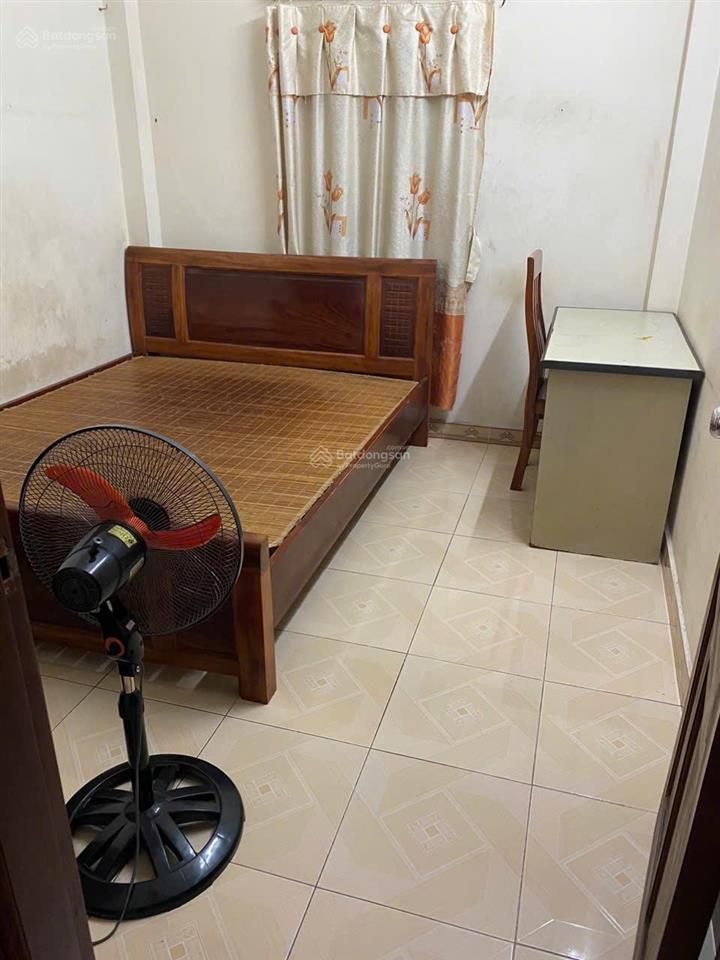 Chính chủ cho thuê nguyên căn nhà 3,5 tầng 4 ngủ tại ngõ 296 lĩnh nam, nhà đầy đủ tiện nghi