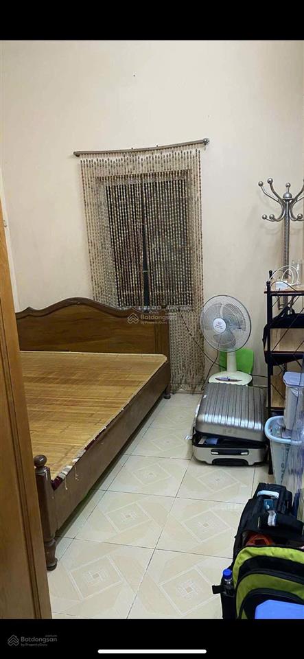 Chính chủ cho thuê nguyên căn nhà 3,5 tầng 4 ngủ tại ngõ 296 lĩnh nam, nhà đầy đủ tiện nghi