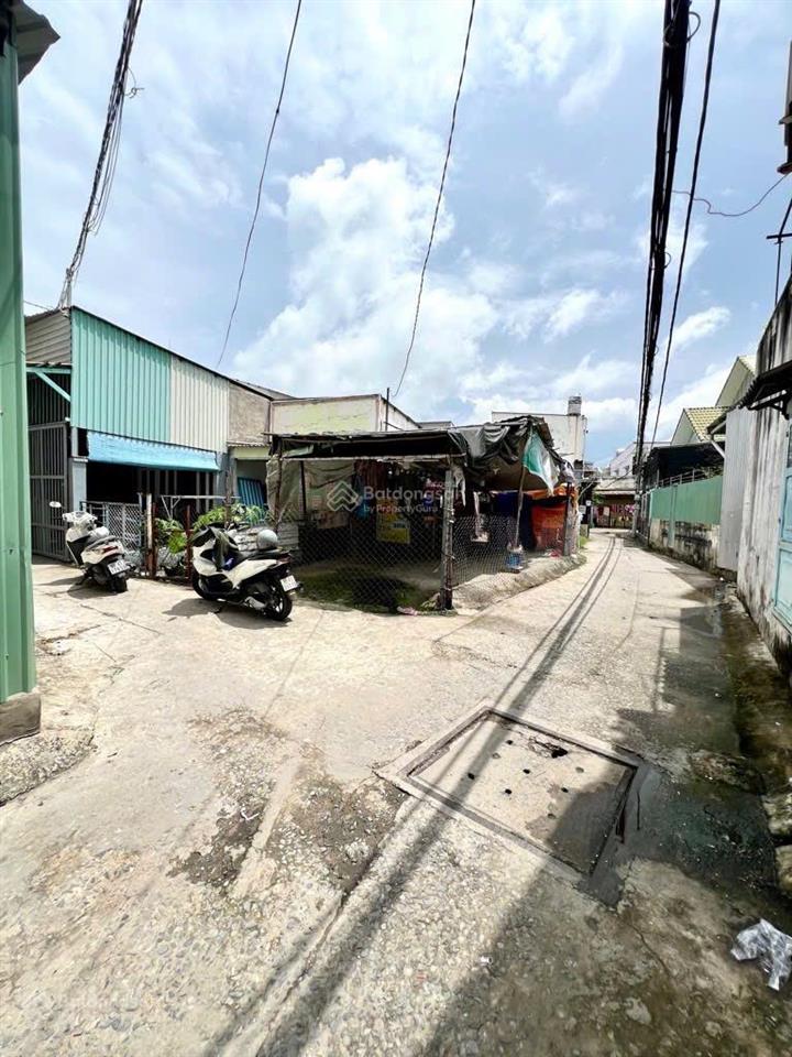 Bán nhà hẻm xe hơi  lô nhì đường nguyễn bình  tiện xây mới  ngay trung tâm hành chính huyện