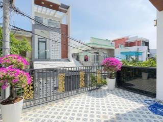 Bán nhà 2 tầng  ngay trung tâm hành chính huyện  hẻm xe hơi  tặng full nội thất