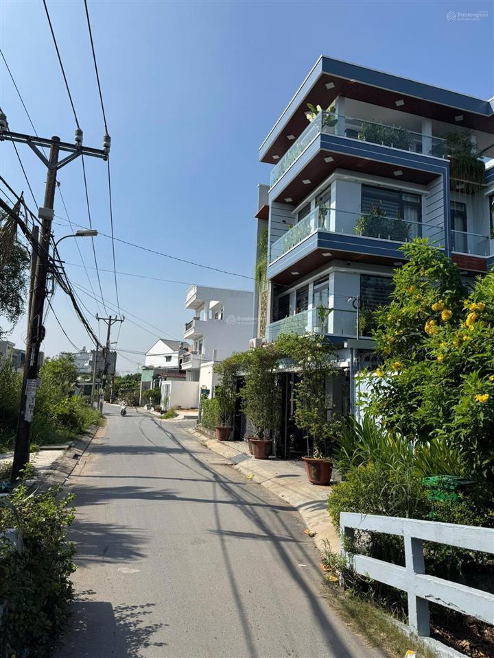 Đất 2 mặt tiền. view sông tại nhà bè đã có bờ kè.  kết nối 2 trục chính lê văn lươngnguyễn bình
