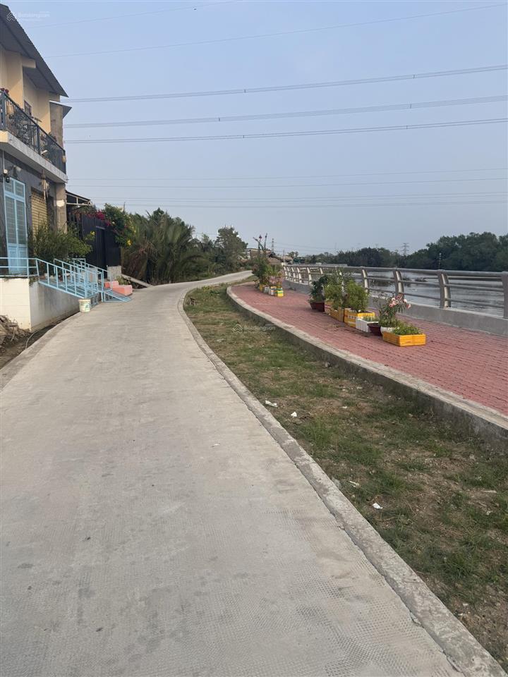 Đất 2 mặt tiền. view sông tại nhà bè đã có bờ kè.  kết nối 2 trục chính lê văn lươngnguyễn bình