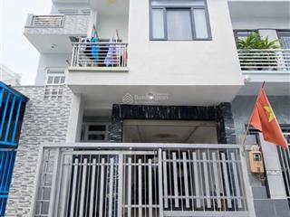 Bán chdv 4 tấm  quận 7  sát bên phú mỹ hưng  xe hơi đậu cửa  khai thác 25tr/tháng
