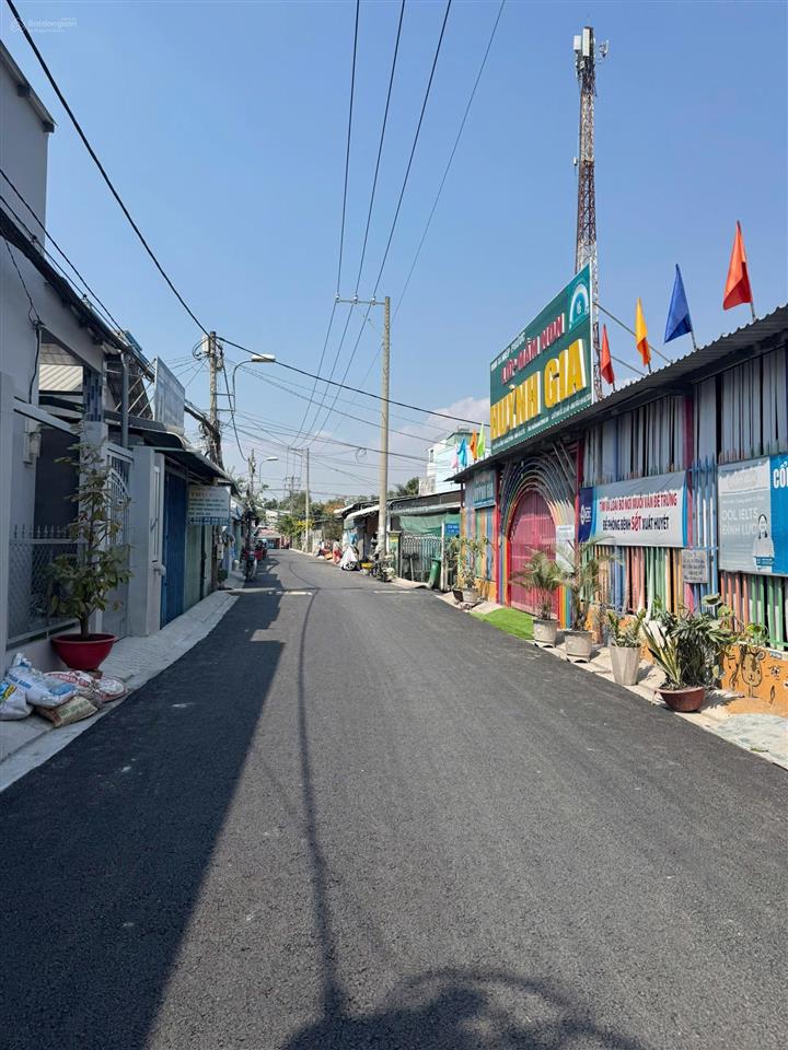 Giảm sâu còn  2tỷ990  đất lô góc 139,7m2 xe hơi tới nơi lê văn lương, nhà bè