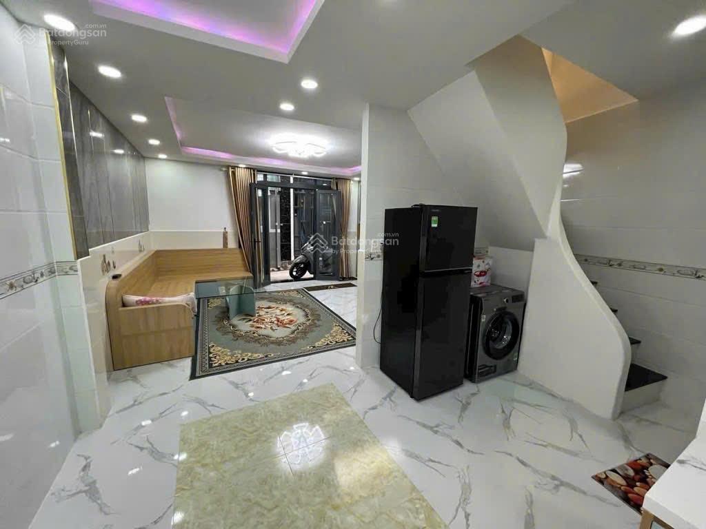 Quận 7  nhà 3.5 tỷ  sổ riêng  2 tầng hoàn công đủ