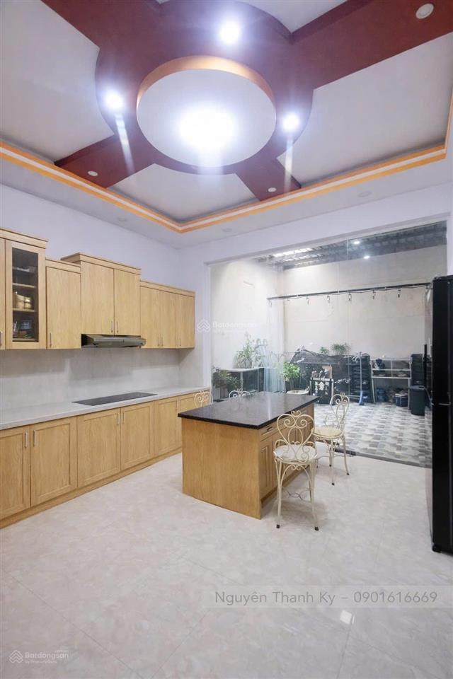 Chủ thiện chí bán giảm 200tr  giá mới 7tỷ580  bán nhà 4 tấm 95,7m2  1979