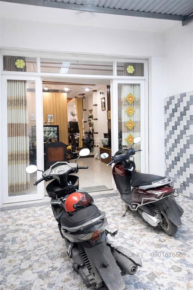 Chủ thiện chí bán giảm 200tr  giá mới 7tỷ580  bán nhà 4 tấm 95,7m2  1979