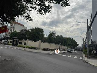 Biệt thự góc 2 mặt tiền trung tâm nhà bè chỉ 67tr/m  dt 625m full thổ cư, ngang 25m lô góc