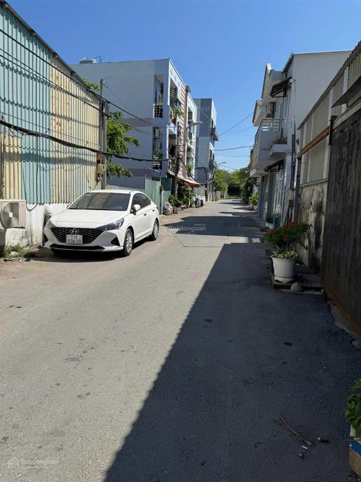 Bán đất cao không ngập mặt tiền đường view sông bờ kè đã làm,thổ cư xây dựng tự do.gần 3 trường đh