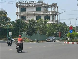 Cho thuê nhà 3 tầng mặt tiền tạ quang bửu, quận 8 giá 40tr/tháng