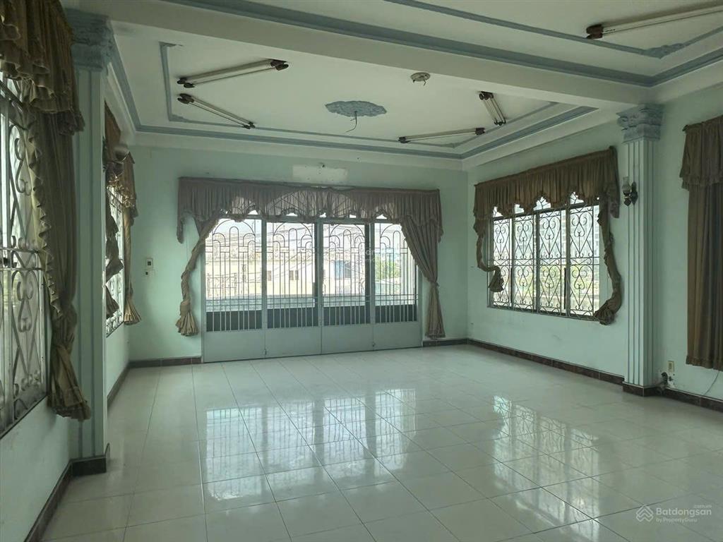 Cho thuê nhà 3 tầng mặt tiền tạ quang bửu, quận 8 giá 45tr/tháng