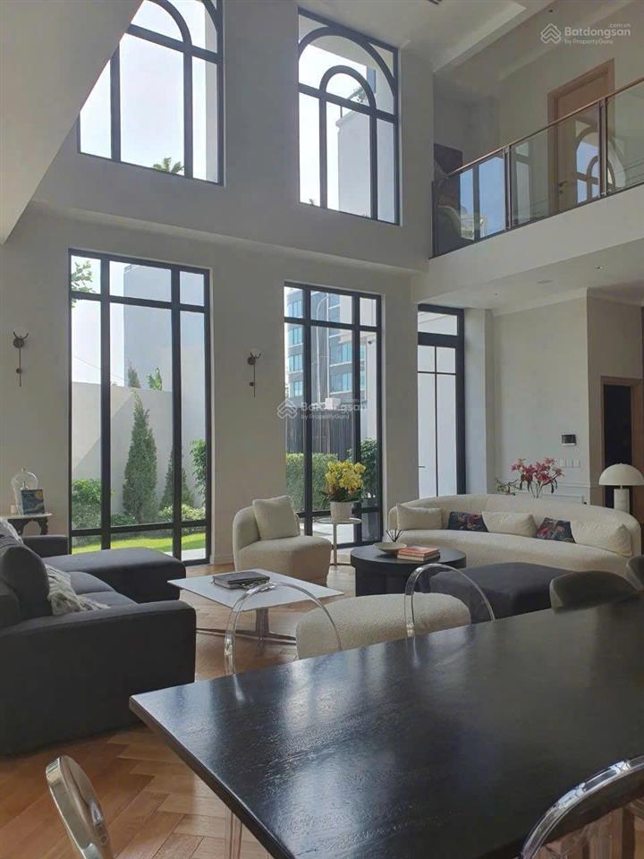 Bán gấp biệt thự sân vườn góc 2 mặt tiền 380m2 chỉ 90 tỷ khu vip nguyễn văn hưởng thảo điền quận 2