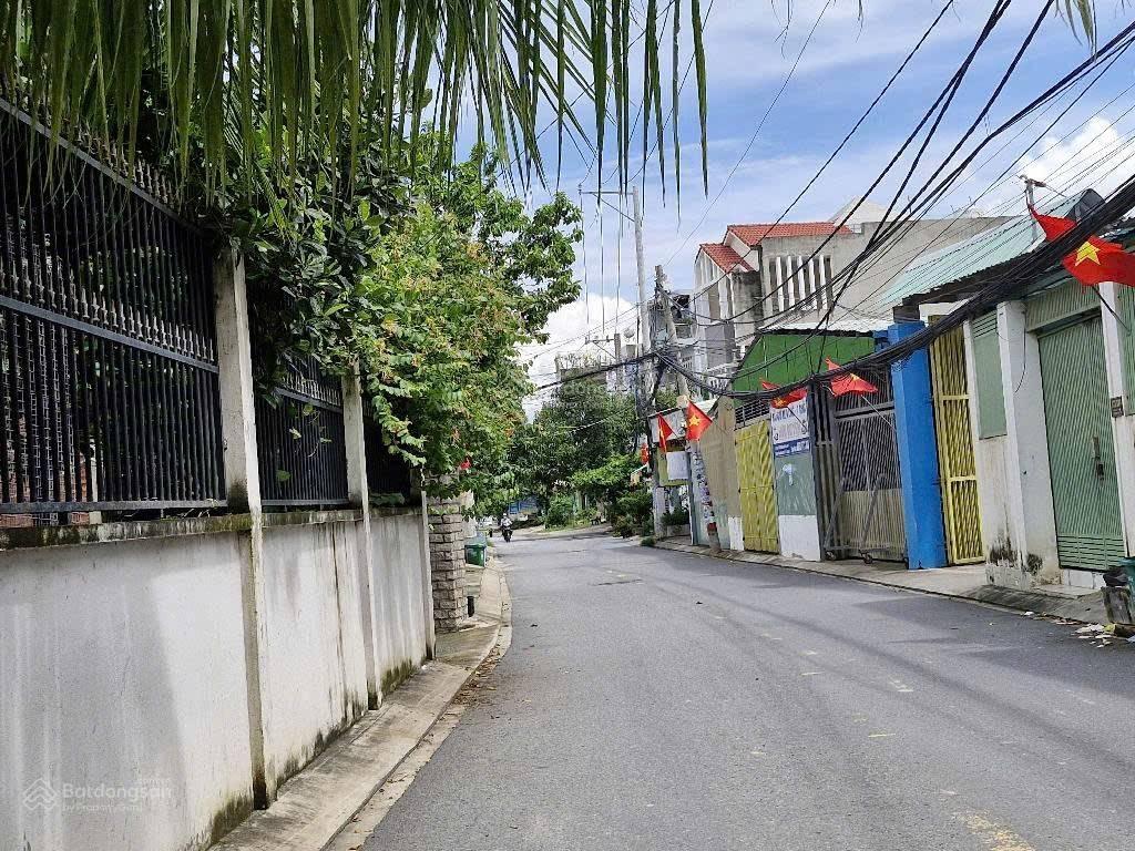 Q.9 bá.n g.ấp nhà 2 tầng căn góc 81m2  khu phân lô 175 .tnp b