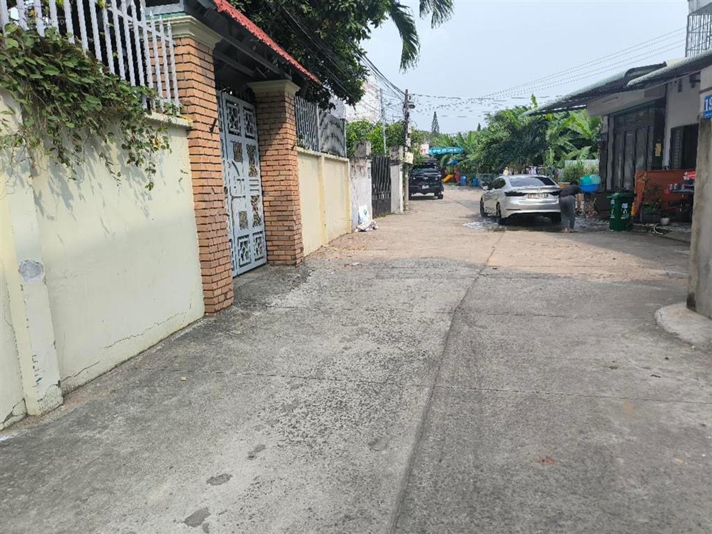 G.ấp g.ấp bán chdv 4 tầng hoàng hữu nam. q.9337m2 chỉ 16,5ty(tl)