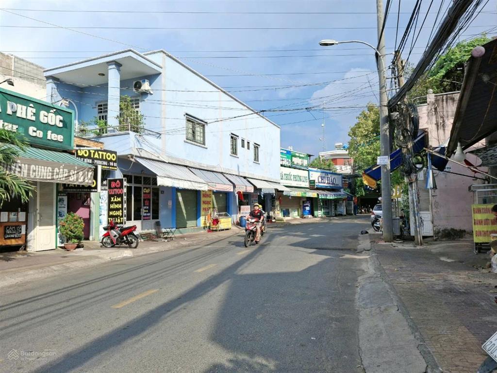 Bán gấp nhà mtkd  ngay tòa nhà mobifone