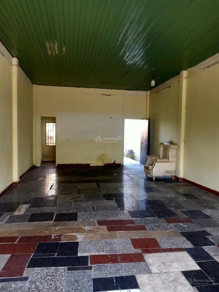 Bán gấp nhà mtkd  ngay tòa nhà mobifone