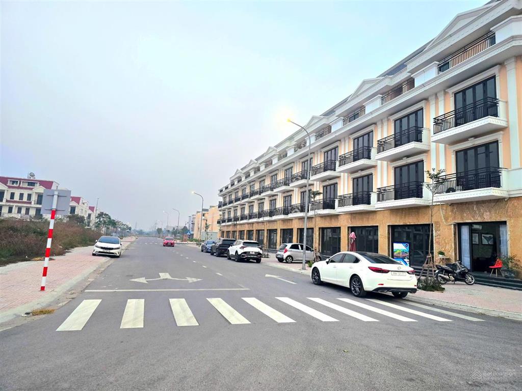 Bán shophouse 4 tầng vietsing square. giá 6 tỷ  sổ hồng sang cho thuê tới 30tr/tháng