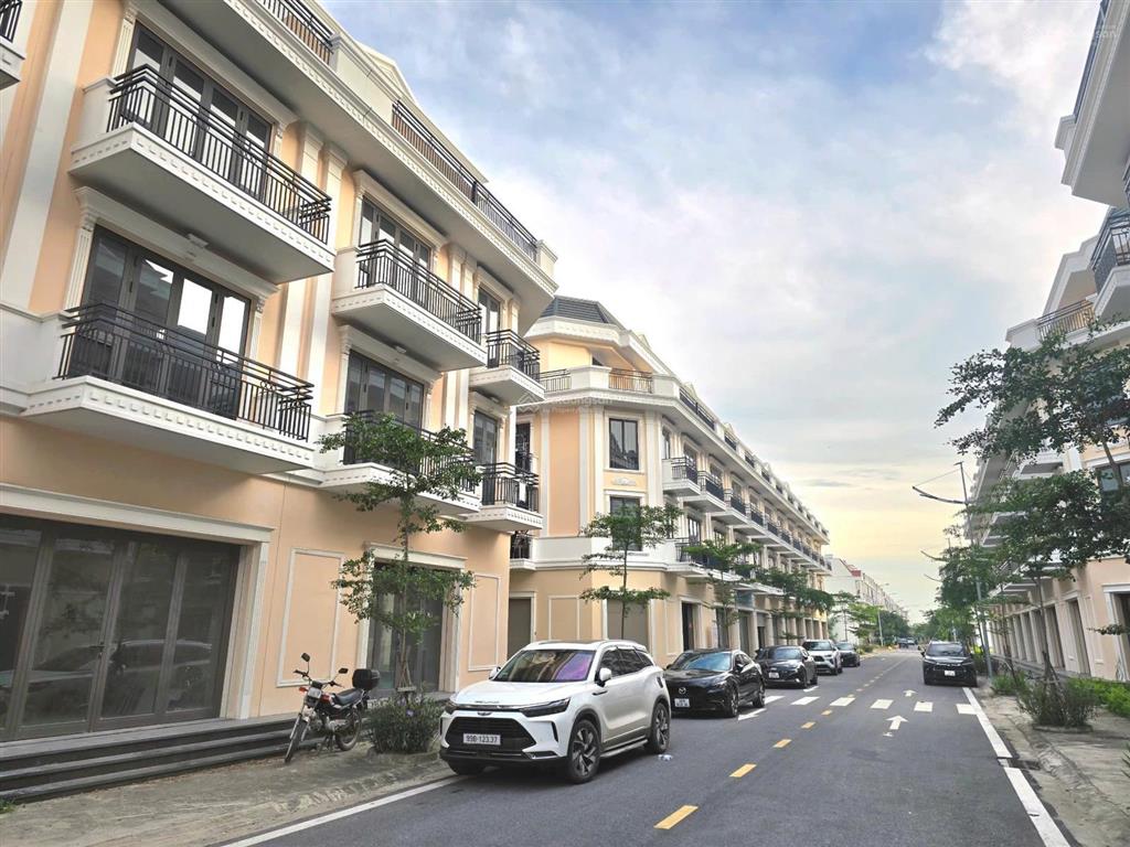 Bán shophouse 4 tầng vietsing square. giá 6 tỷ  sổ hồng sang cho thuê tới 30tr/tháng