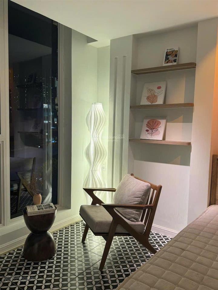 117m2ngang 5mhẻm xe hơi kế mặt tiền nguyễn hữu cảnhthang máyđang thuê 50tr/th4tầngchỉ 155tr/m