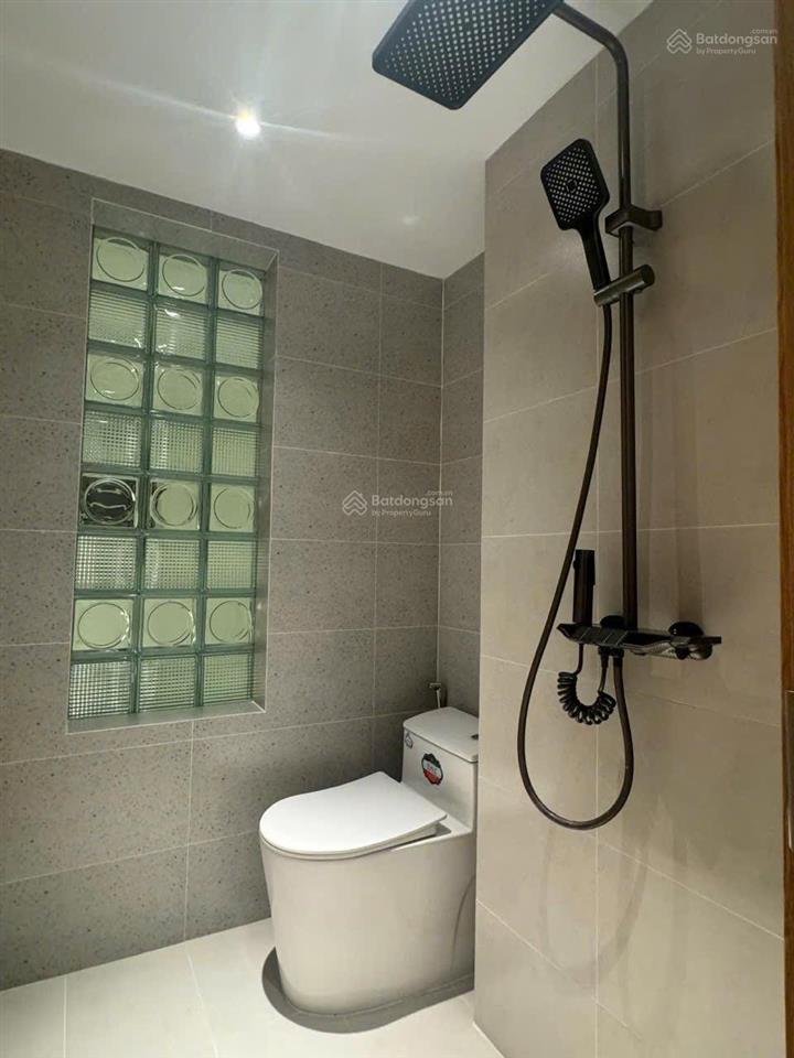 117m2ngang 5mhẻm xe hơi kế mặt tiền nguyễn hữu cảnhthang máyđang thuê 50tr/th4tầngchỉ 155tr/m