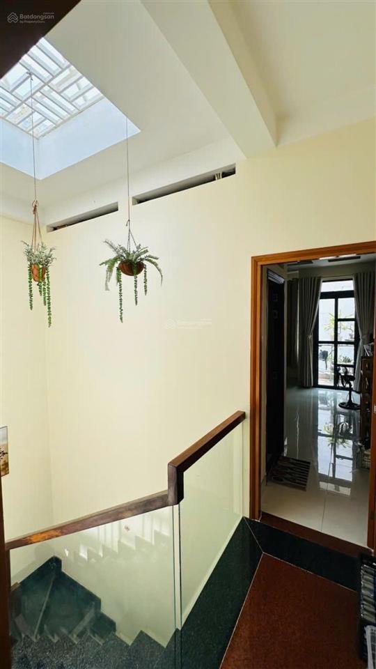 Hẻm xe hơi tránh nhaungang 4,3msát mặt tiền54m2sổ vuôngkhông lộ giới3 tầng4pn5wcchỉ 10,39t