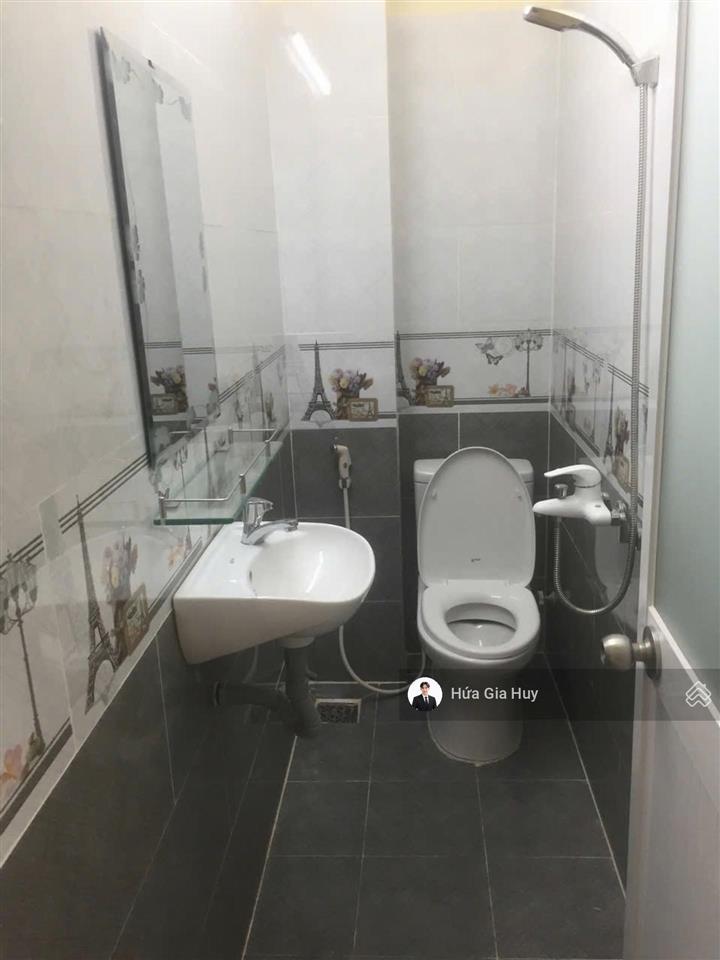 Mặt tiền dương quảng hàm 56m2 4tầng6pn5wc vỉa hè 5mđang cho thuê tầng trệt 10tr/thchỉ 13,95t