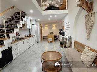 5 tầng kts thiết kế43m2vuôngkhu trung tâmgần công viên,sân bayđang cho thuê 10tr/thchỉ 5,95t