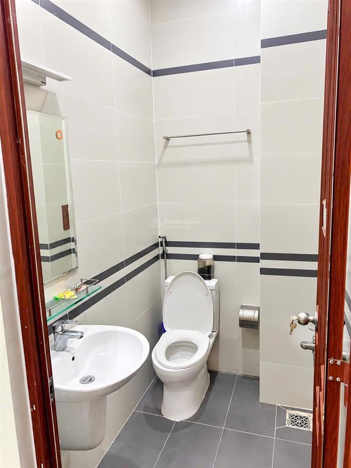 Đang cho thuê 420tr/nămhẻm xe hơi rộng 5m 4 tầng7pnngay bv gia địnhkế q.1,q.3,qpnchỉ có 7,89t