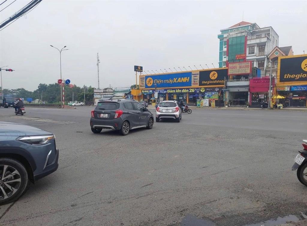 Bán đất mặt tiền 40m ngay khu dân cư sân bay long thành 1tỷ5 lô 100m2sổ sẵn, bank hỗ trợ 70%