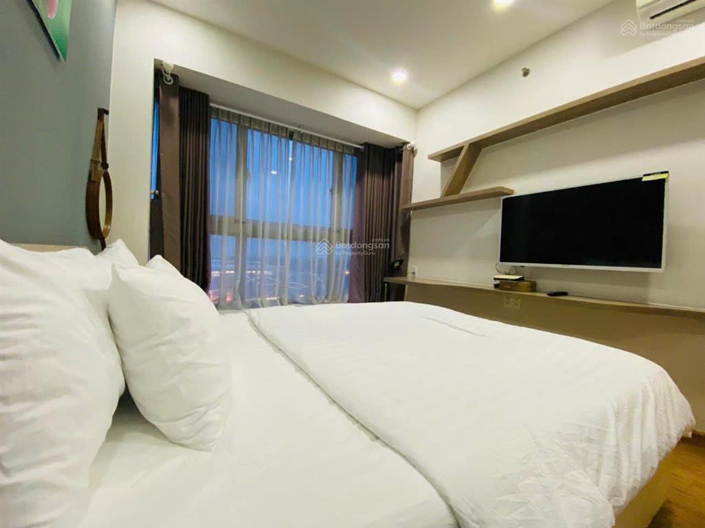 Bán căn hộ scenic valley 2pn, 77m2, có ô xe hơi, nhà đẹp lầu cao