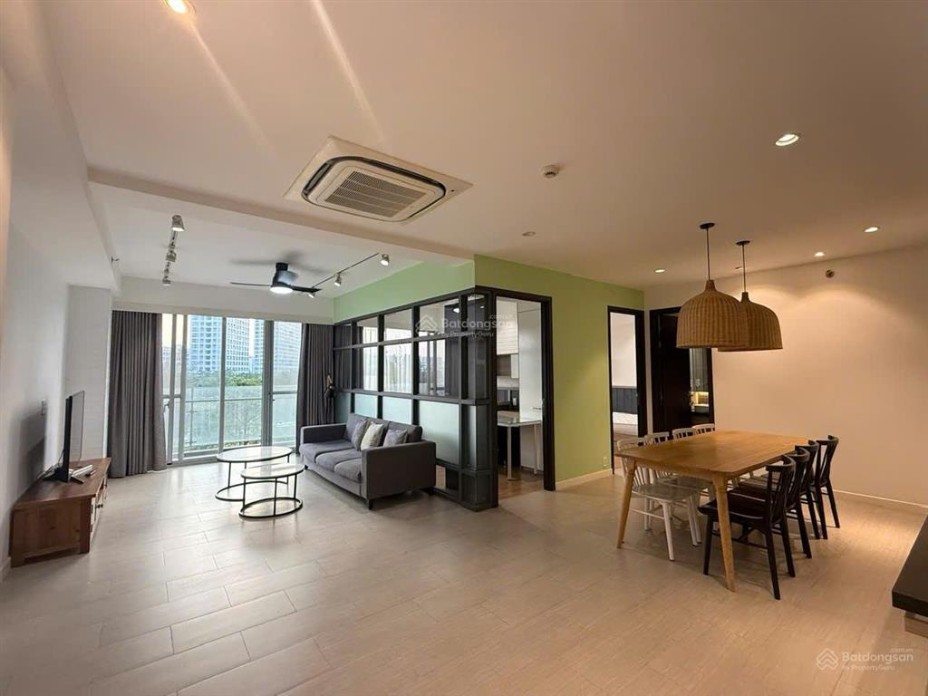 Bán nhanh căn 3pn 133m2, view golf rất đẹp, nhà nội thất cao cấp