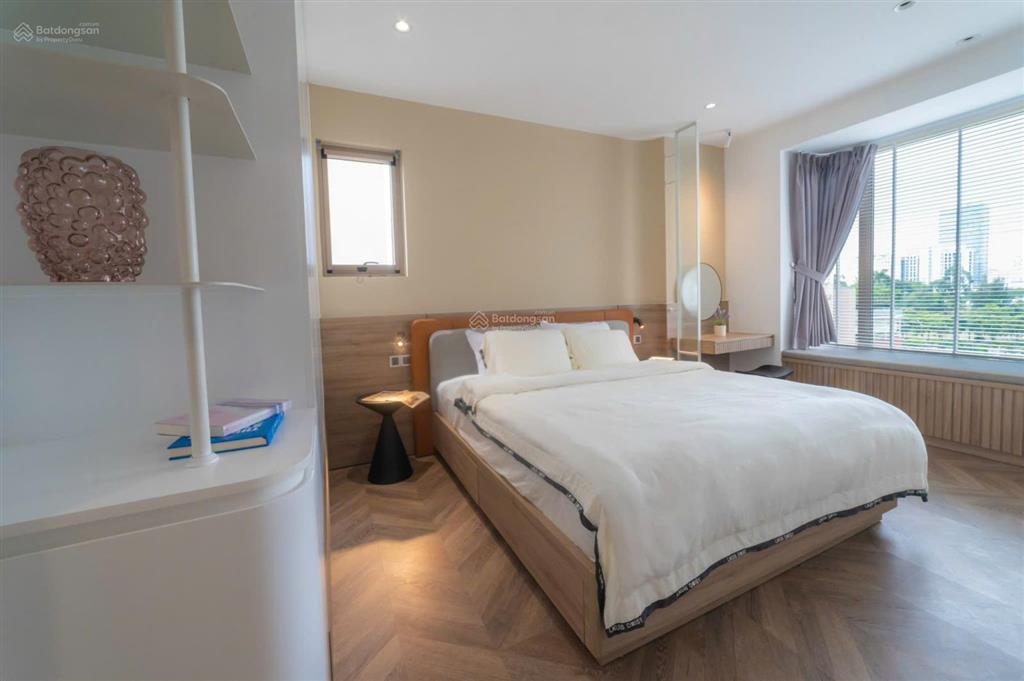 Cho thuê căn hộ midtown phú mỹ hưng nội thất cao cấp 2pn, 26tr/tháng, view villa, lầu cao cực mát