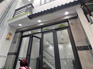 Bán nhà trần xuân soạn quận 7, 28m2, 2 tầng, gần hẻm ô tô, giá 3.9 tỷ shr hoàn công