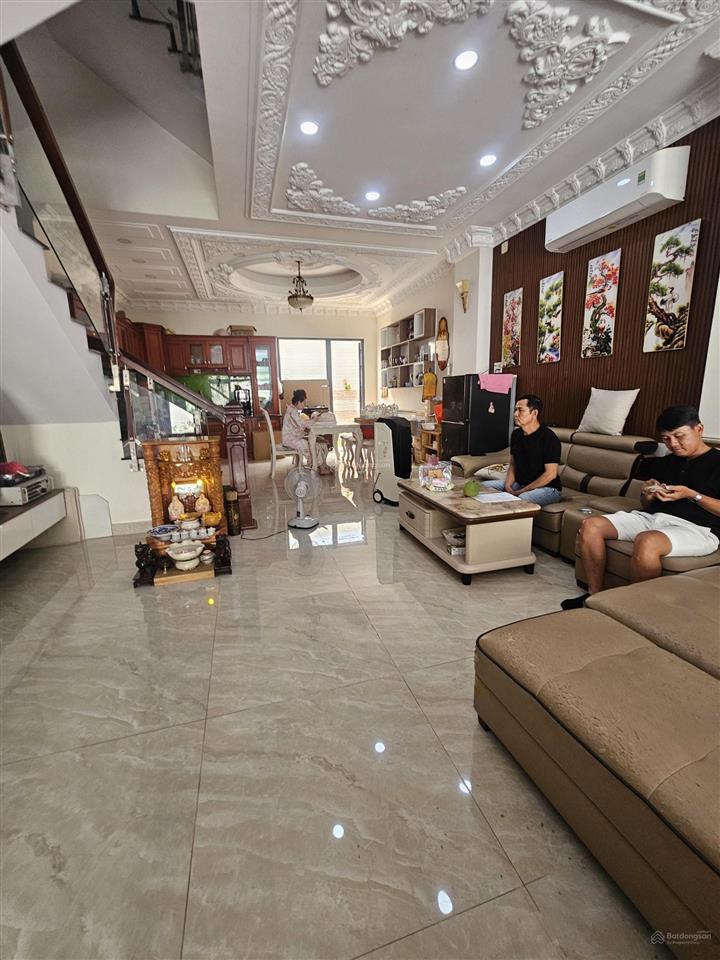Bán nhà chợ tân mỹ, nguyễn thị thập, quận 7, ngan 5m x dài 20m, 4pn, 4wc, chỉ 11 tỷ bán nhanh đị cư